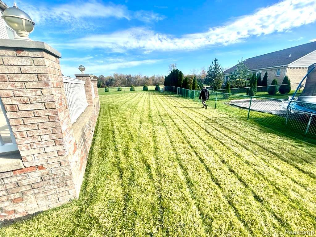 26263 Oakley Court, Brownstown, MI 48174 — Photo 27