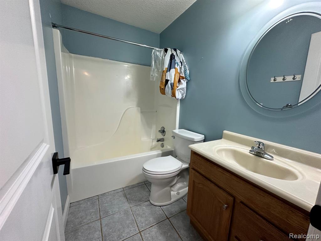 8029 SOUTHVIEW MEADOWS Drive, Mount Morris, MI 48458 — Photo 17