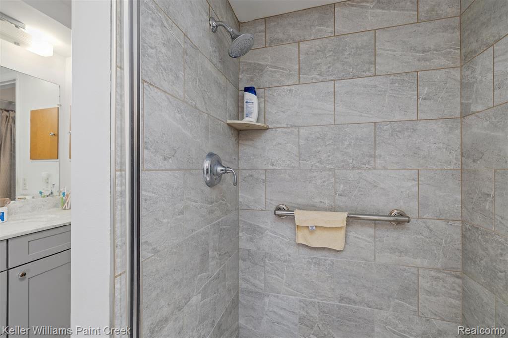 4464 Foxwood Drive, Milford, MI 48380 — Photo 30
