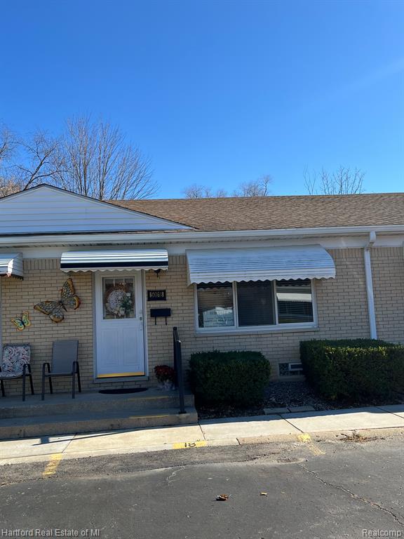 50018 Helfer Boulevard, Wixom, MI 48393 — Photo 10