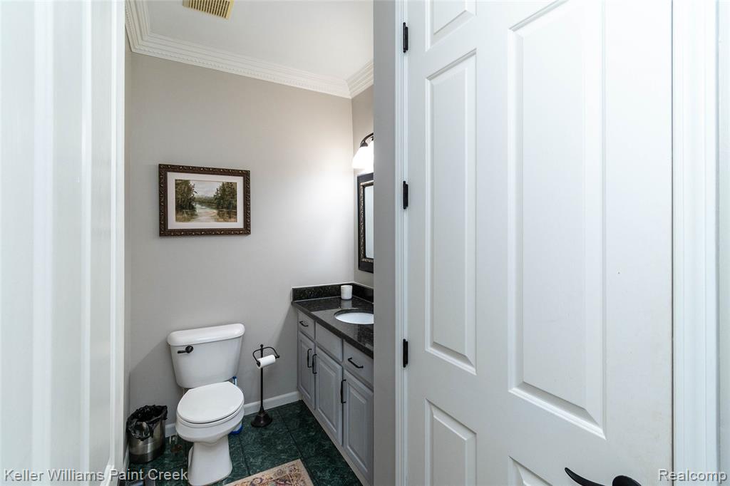 4998 Menominee Lane, Clarkston, MI 48348 — Photo 40