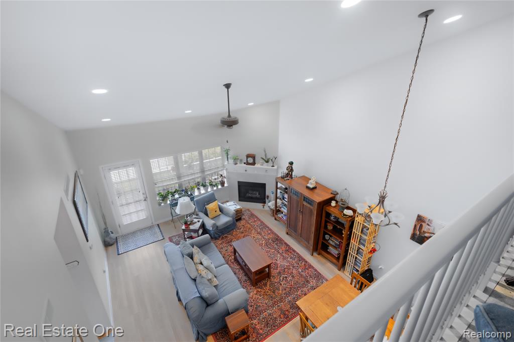 731 E Bluff Court, Rochester Hills, MI 48307 — Photo 13