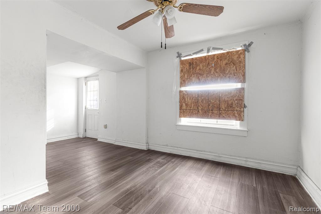 533 E Milton Avenue, Hazel Park, MI 48030 — Photo 19