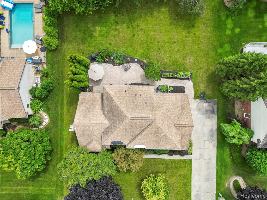 6792 PINE WAY Drive, Troy, MI 48098 — Photo 40