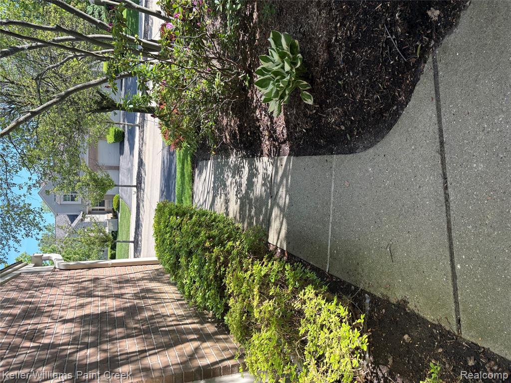 506 Newburne Pointe, Bloomfield Hills, MI 48304 — Photo 23