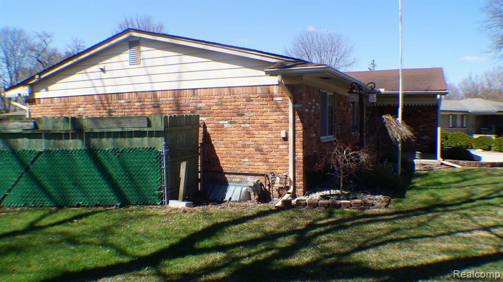 4609 CALVERT Court, Troy, MI 48085 — Photo 43