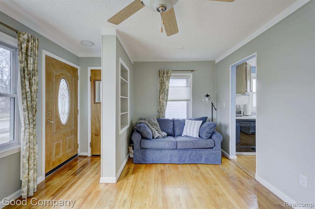 29329 Tawas Street, Madison Heights, MI 48071 — Photo 2