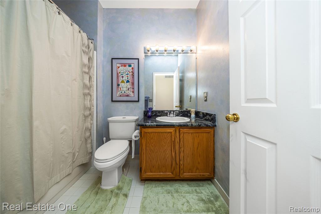 38494 Windsor, 54, Farmington Hills, MI 48331 — Photo 21