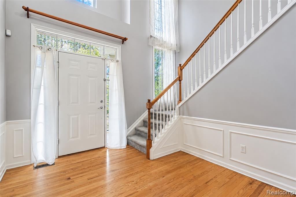 45149 Bartlett Drive, Novi, MI — Photo 3