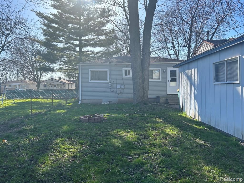 4471 CROISSANT Street, Dearborn Heights, MI 48125 — Photo 19