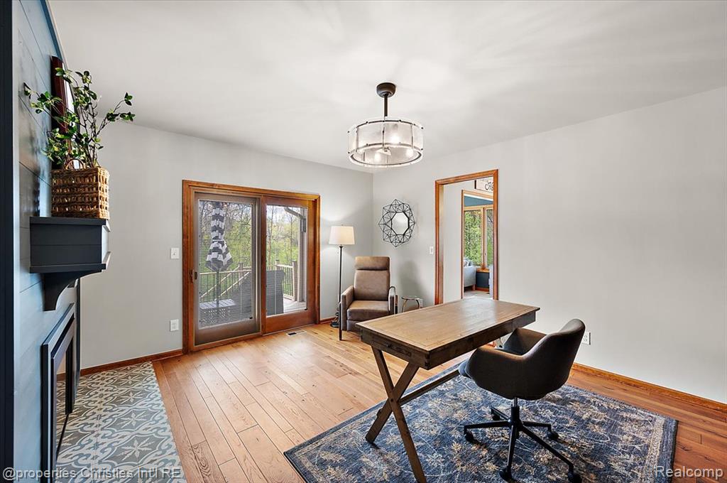 1071 Woodbridge Lane, Rochester, MI 48306 — Photo 22