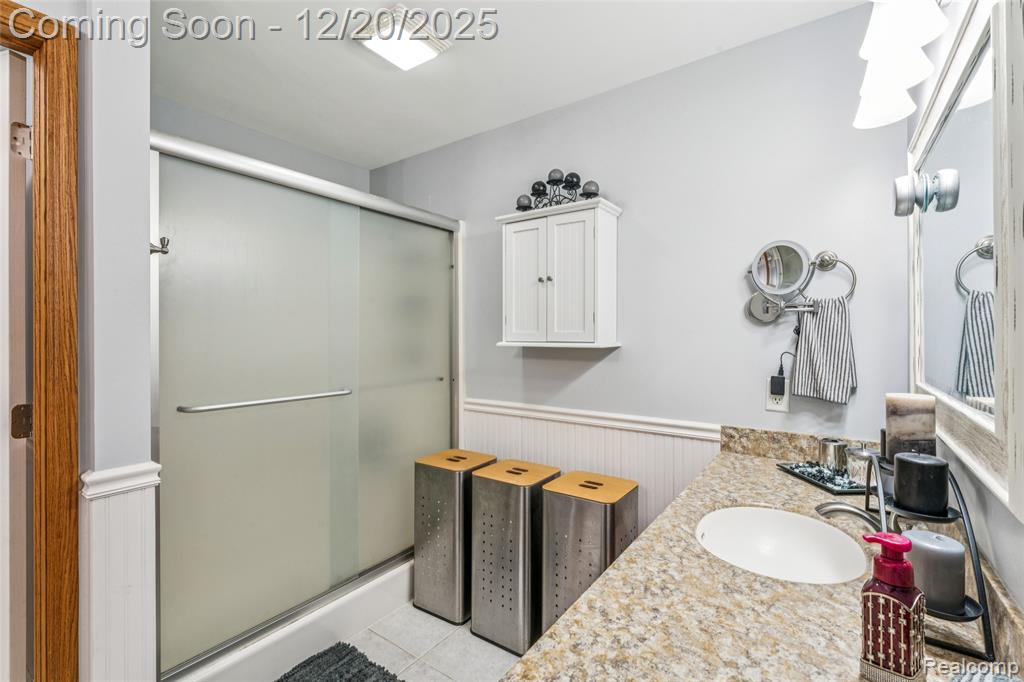 9493 Pine Needle Trail, Flushing, MI 48433 — Photo 17