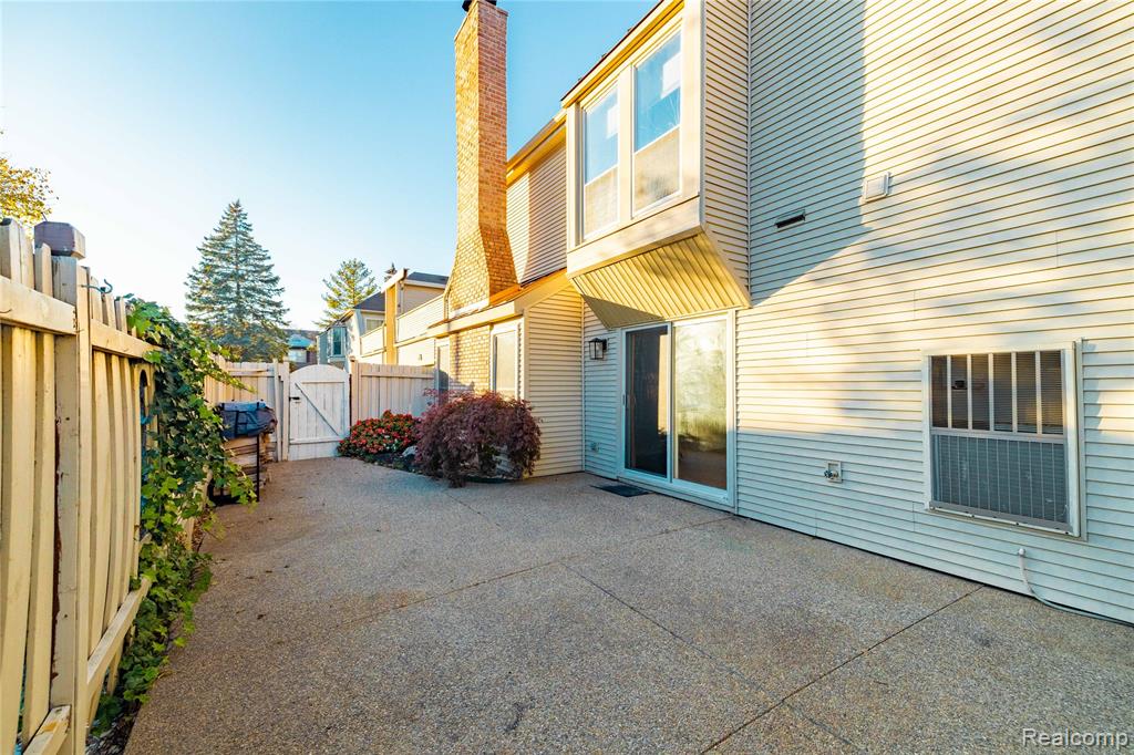 8337 Colony Drive, 2, Grosse Ile, MI 48138 — Photo 4