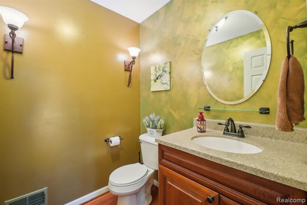 810 JOSHUA Drive, Highland, MI 48356 — Photo 23