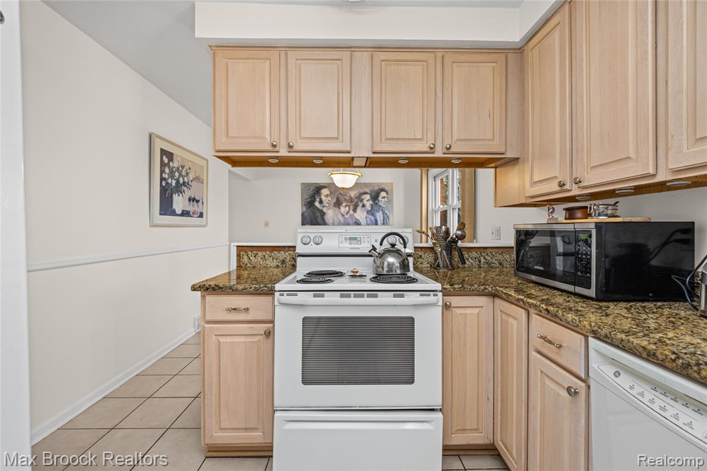 4550 Patrick Road, West Bloomfield, MI — Photo 12