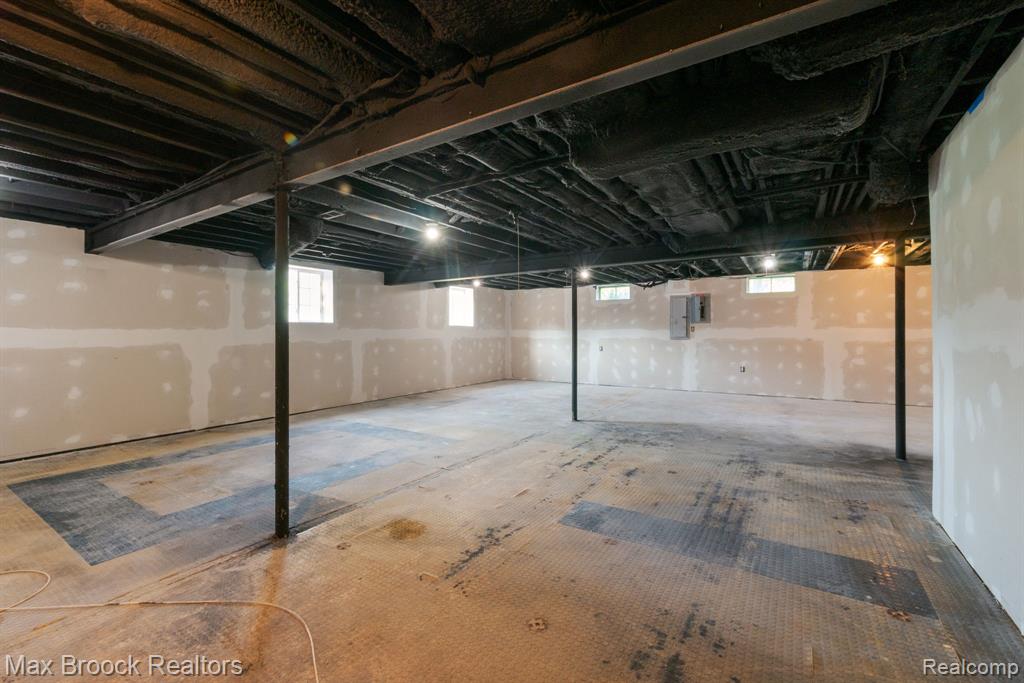 2165 Oakwood Road, Ortonville, MI 48462 — Photo 42