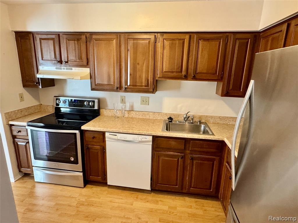 30515 FOURTEEN MILE, 37, Farmington, MI 48334 — Photo 8