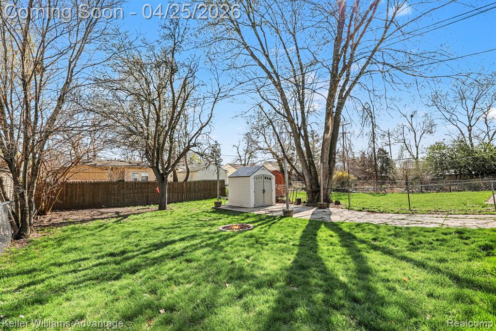 941 W Farnum Avenue, Madison Heights, MI 48071 — Photo 17