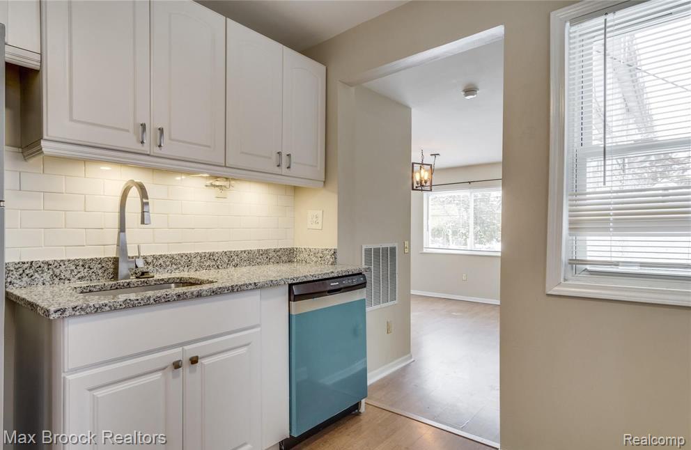65 Maplefield Road, Pleasant Ridge, MI — Photo 5