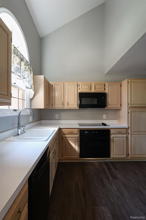 4908 FAIRWAYS Drive, Brighton, MI 48116 — Photo 11