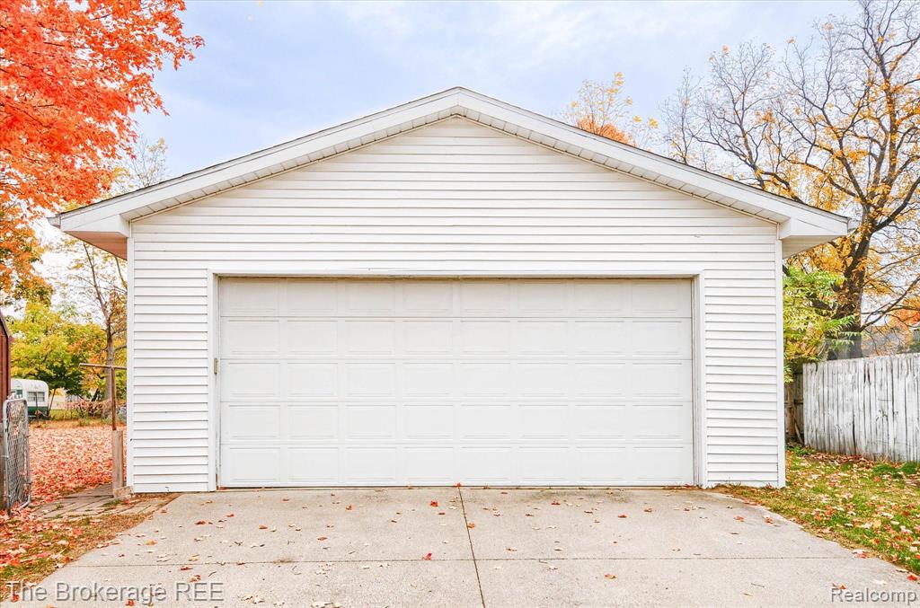 415 MILL Street, Flushing, MI 48433 — Photo 12