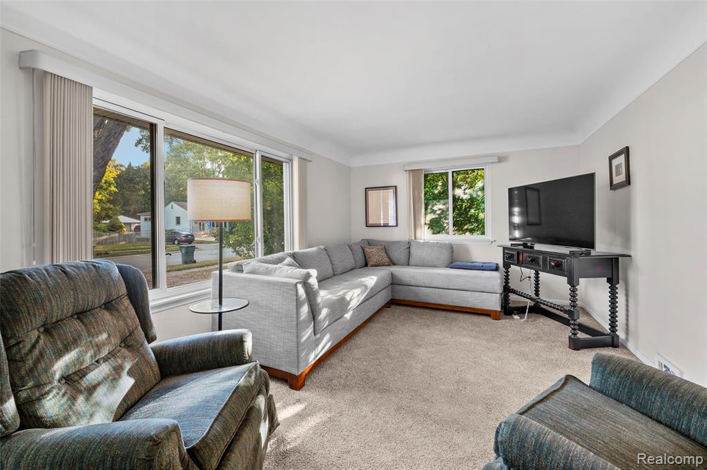 42 Gladwin Avenue, Clawson, MI — Photo 10