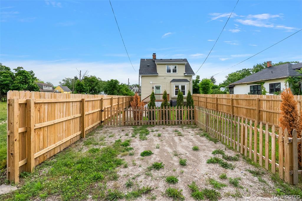 2476 Beals Street, Detroit, MI 48214 — Photo 36