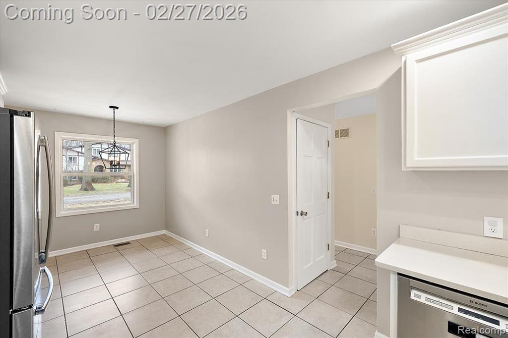 6885 Aeroview Street, West Bloomfield, MI 48324 — Photo 13