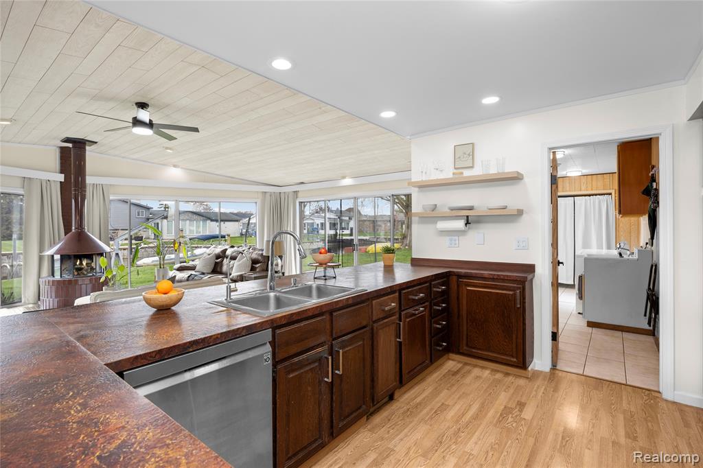 38027 Mallast Street, Harrison Township, MI — Photo 21