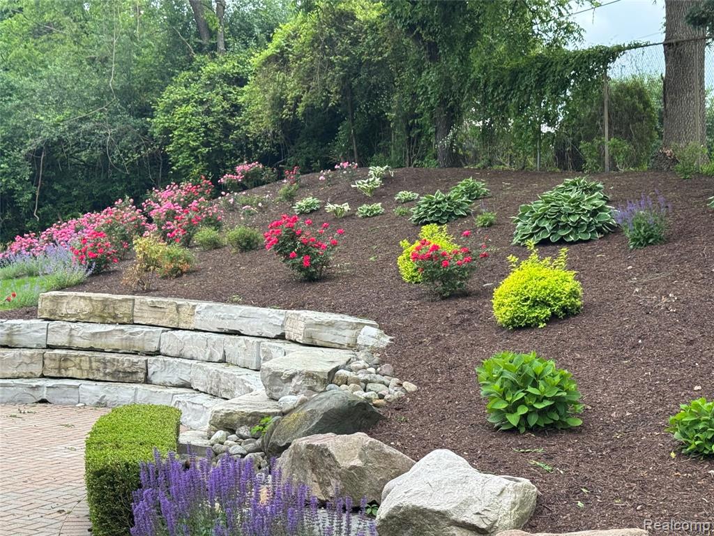 2562 Sequoia Court, Bloomfield, MI 48304 — Photo 53