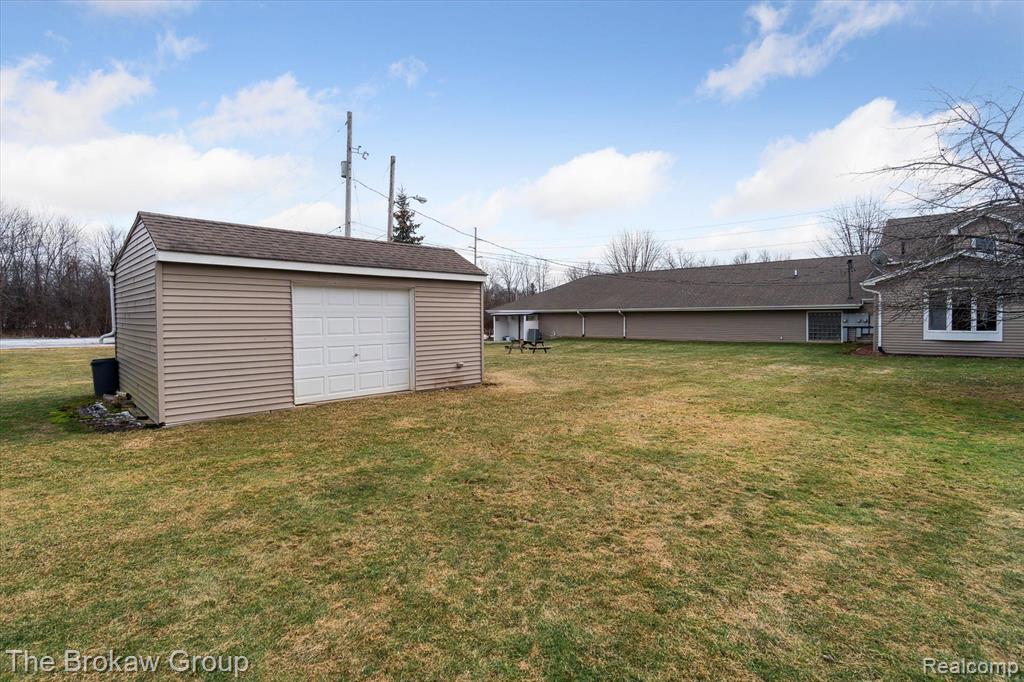 4212 LENNON Road, Flint, MI 48507 — Photo 7