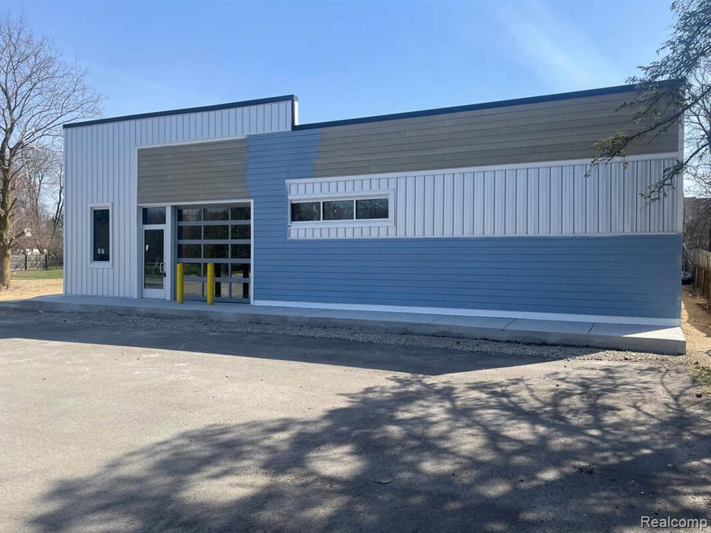 8960 Sashabaw Road, Clarkston, MI 48348