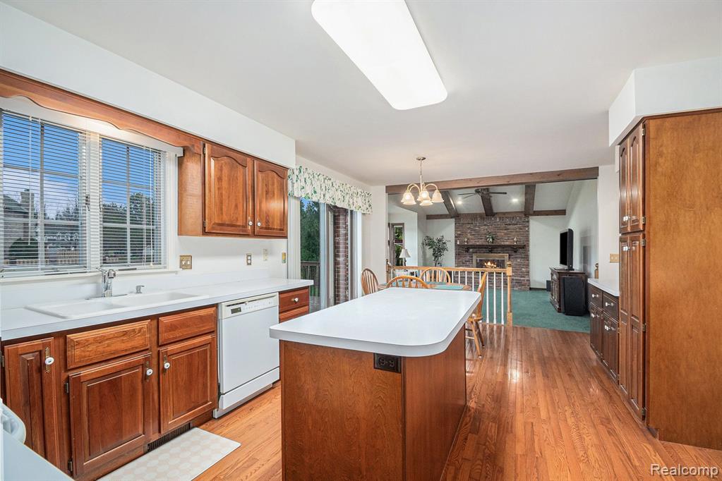 4600 WHITE TRILLIUM Drive S, Saginaw, MI 48603 — Photo 14