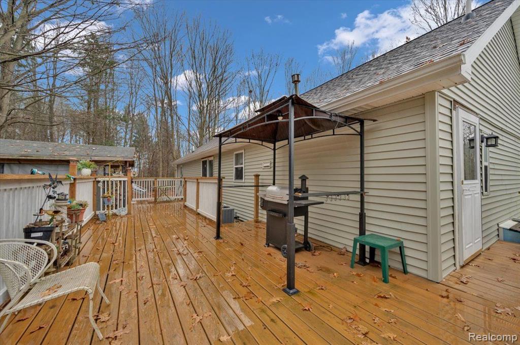 6789 LYONS Road, Imlay City, MI 48444 — Photo 4