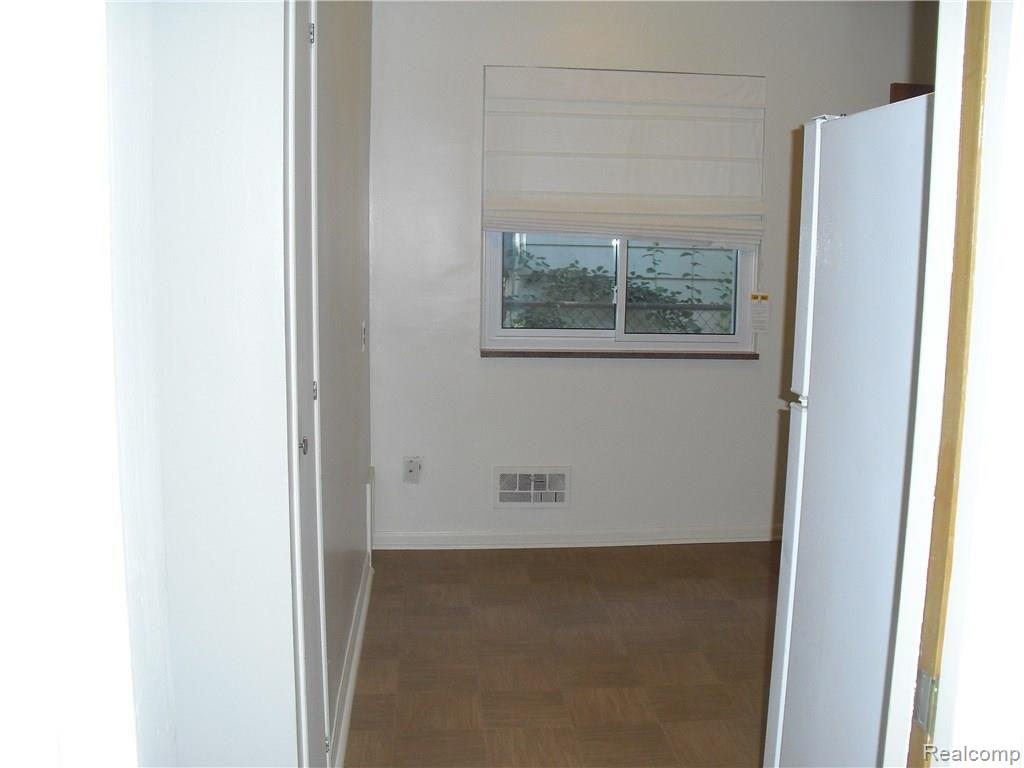 769 St. Clair, Grosse Pointe, MI 48230 — Photo 5