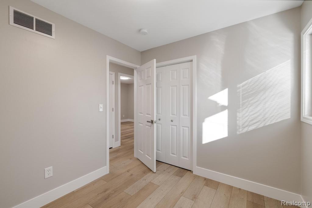 8695 Pacton Drive, Shelby Twp, MI 48317 — Photo 27