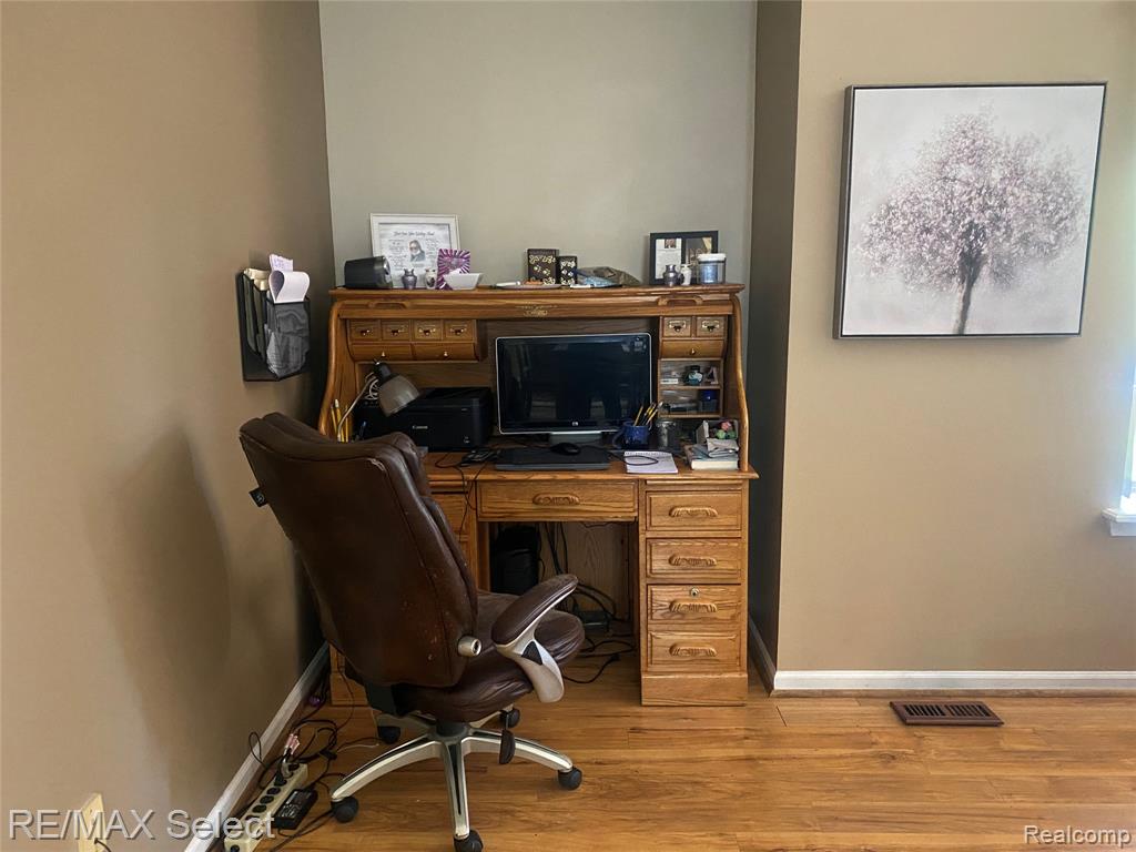 5057 Sandalwood Drive, Grand Blanc, MI 48439 — Photo 13
