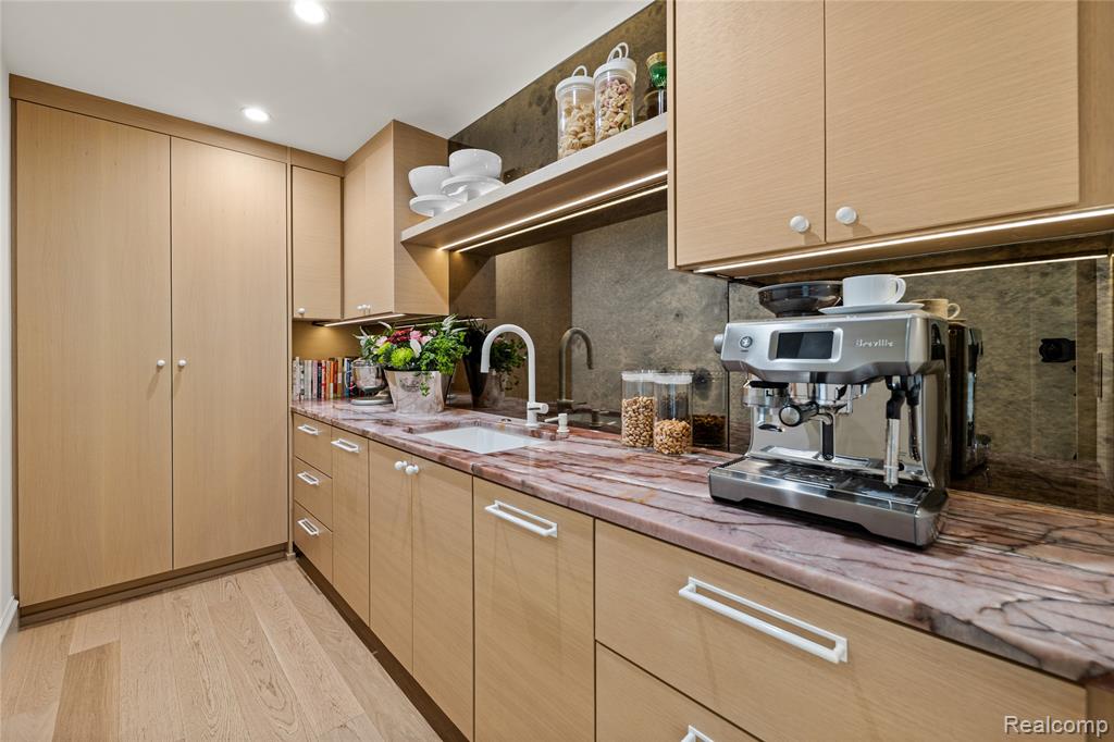4806 Walnut Lake Road, Bloomfield Hills, MI 48301 — Photo 13