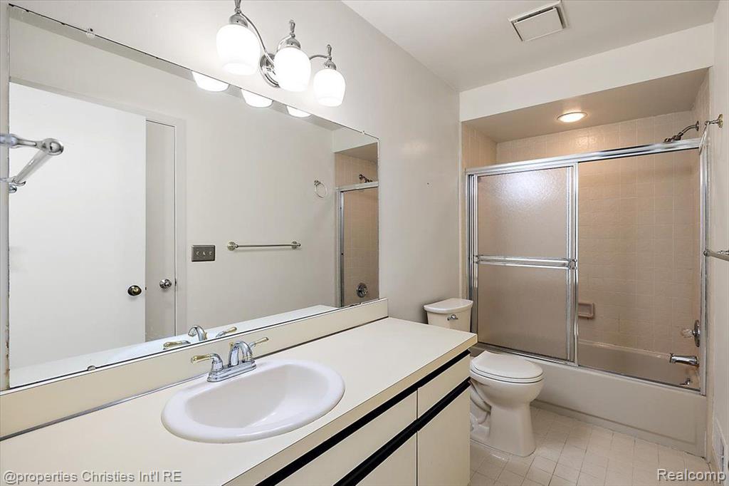 1806 S Hill Boulevard, Bloomfield Hills, MI 48304 — Photo 25