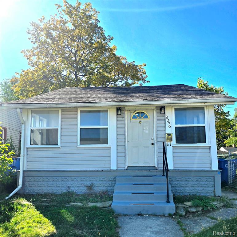 8276 Orchard Avenue, Warren, MI 48089 — front exterior