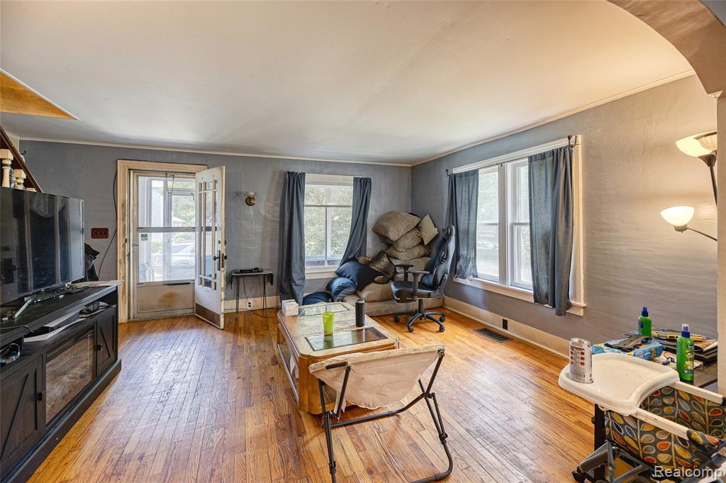 737 N Madison Street, Lapeer, MI 48446 — Photo 16