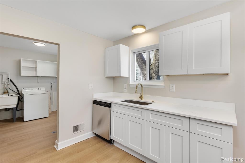 8694 Maxwell Avenue, Warren, MI 48089 — Photo 2