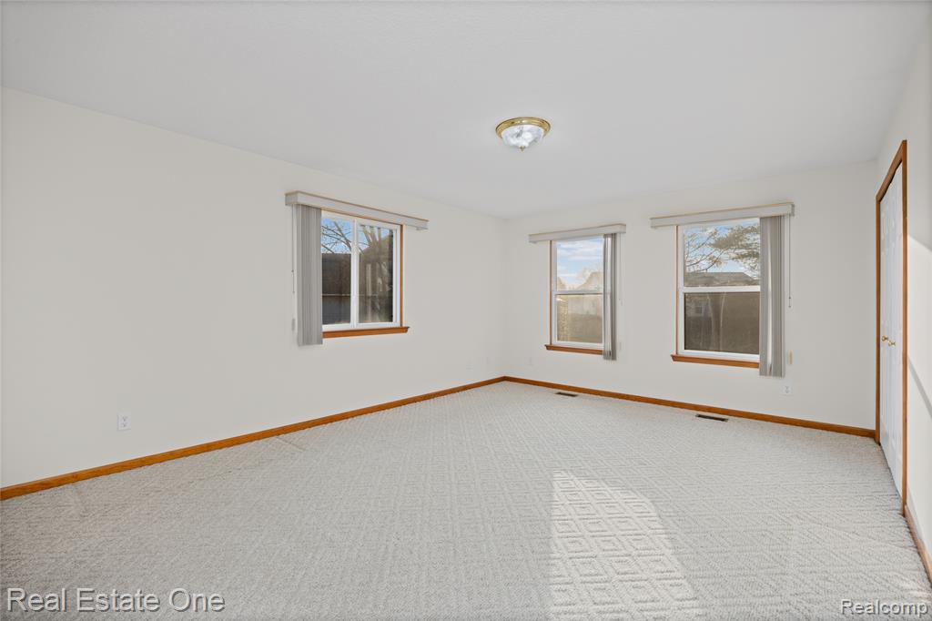 4438 Great Oaks Drive, Grand Blanc, MI 48439 — Photo 32
