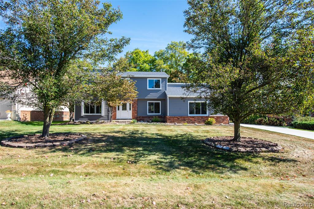 7337 Oak Tree Drive, West Bloomfield, MI — front exterior
