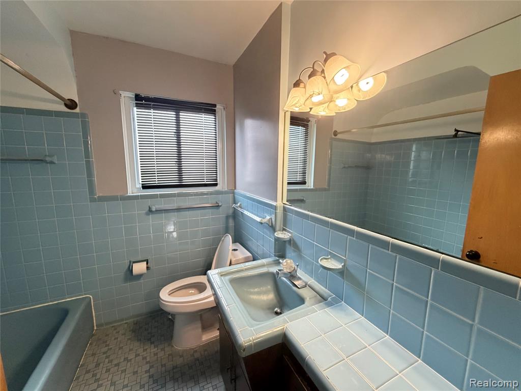 3952 Katherine Street, Dearborn Heights, MI 48125 — Photo 9