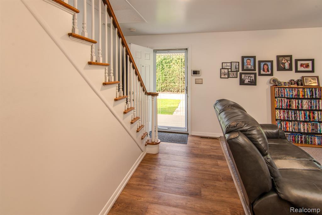 44850 ECORSE Road, Belleville, MI 48111 — Photo 8