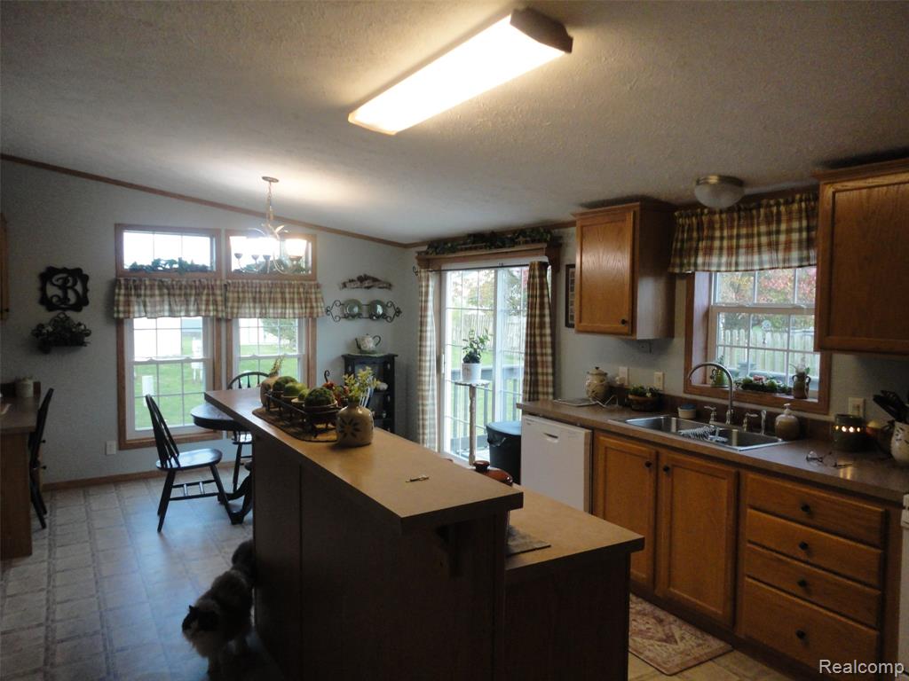 1092 Cameron Circle, Monroe, MI 48161 — Photo 11
