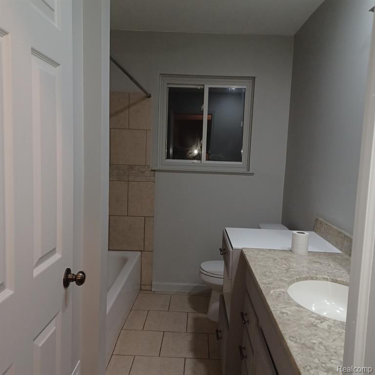 8739 Republic Avenue, Warren, MI 48089 — Photo 7