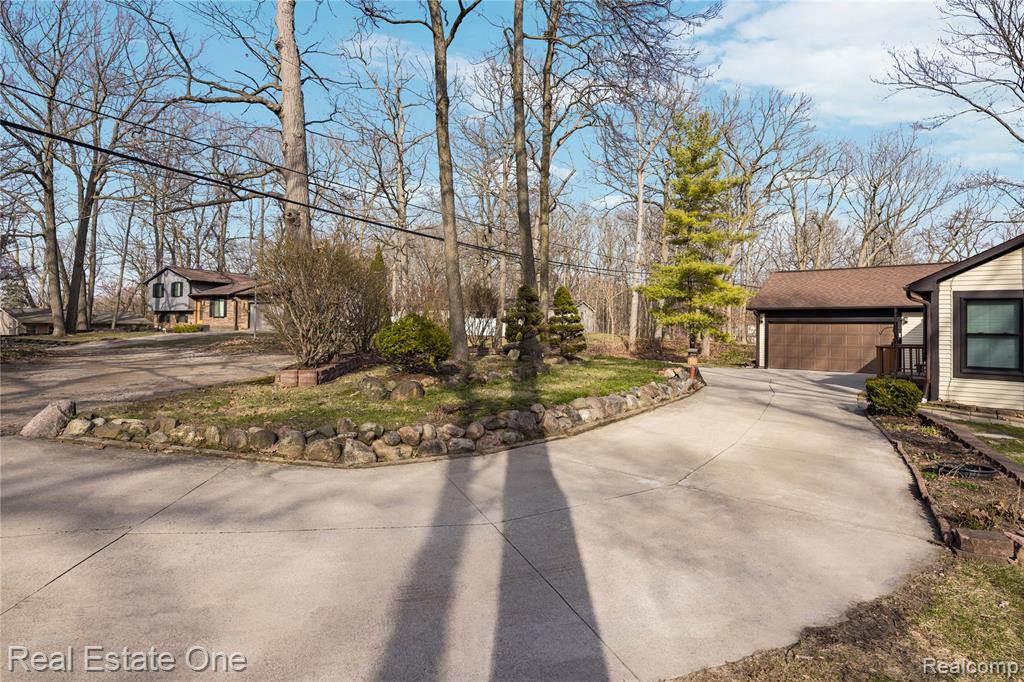 4921 Crestview Drive, Clarkston, MI 48348 — Photo 48