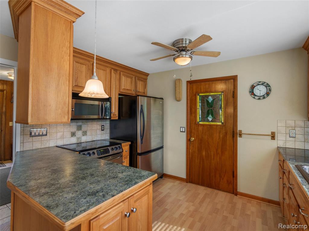 628 Riverside Drive, Linden, MI 48451 — Photo 11